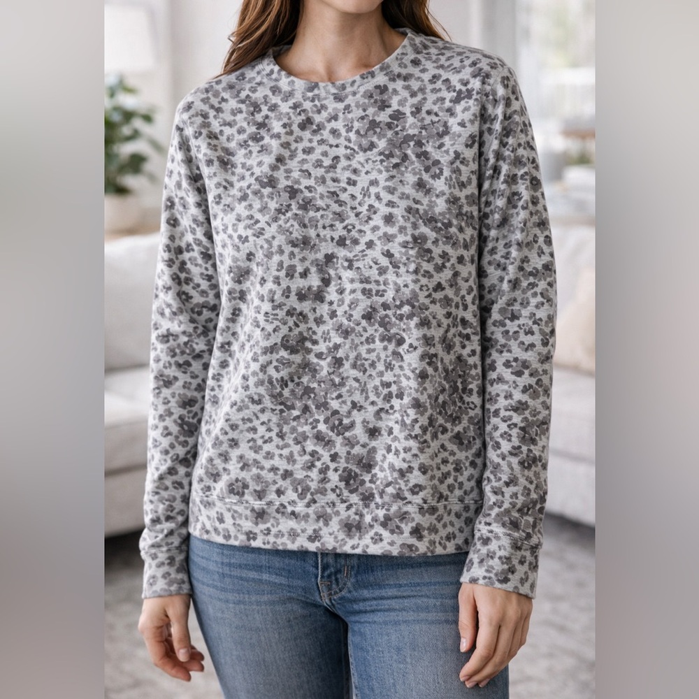 Athleta Leopard Print Sweatshirt Medium Gray Athleisure Pullover